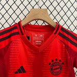 Load image into Gallery viewer, Bayern Munich Home 24/25 Kit Kids
